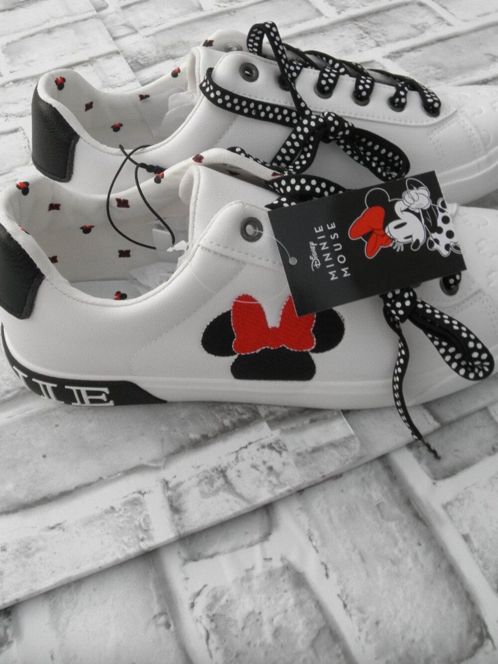 NEW by DISNEY, MINNIE MOUSE COURT SNEAKERS, WHITE WOMEN'S SIZE 10 MEDIUM